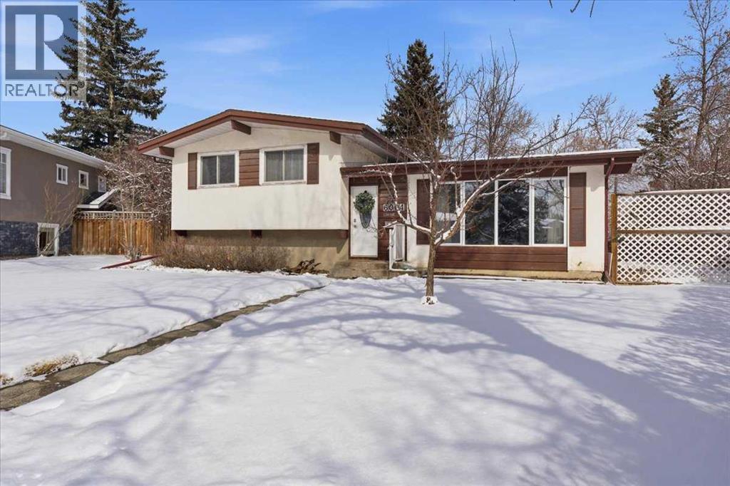 6004 Louise Road SW, Calgary, Alberta  T3E 5V2 - Photo 2 - A2292002