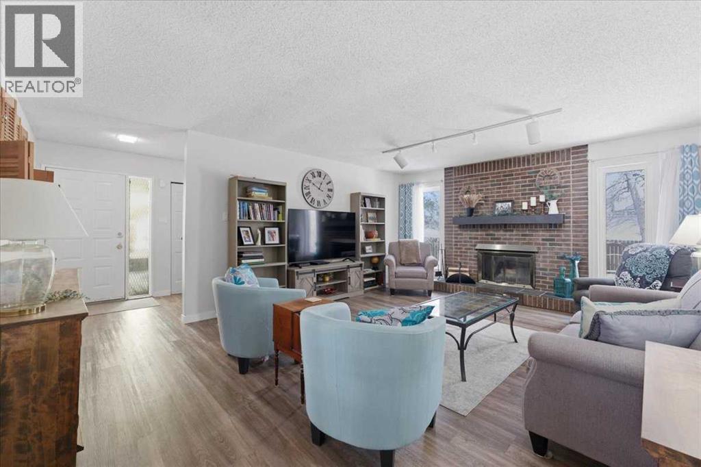 6004 Louise Road SW, Calgary, Alberta  T3E 5V2 - Photo 29 - A2292002