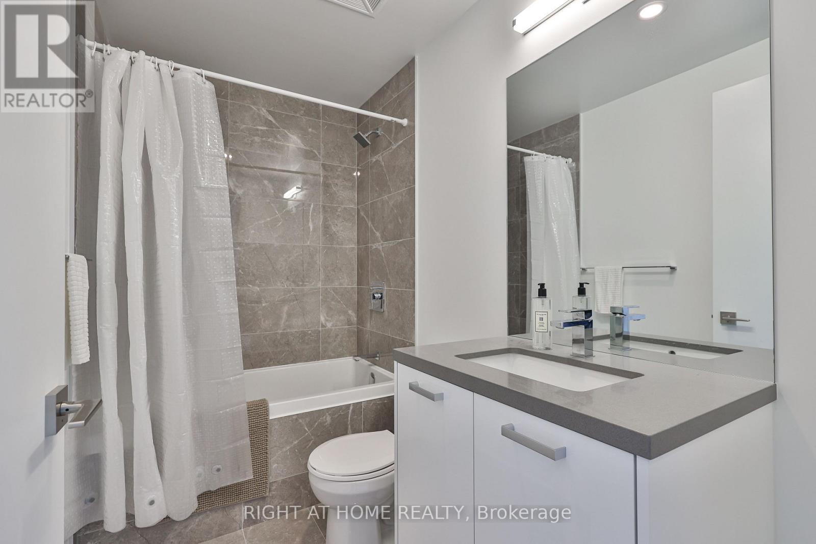 2404 - 284 King Street, Toronto (Moss Park), Ontario  M5A 1K4 - Photo 23 - C12932284