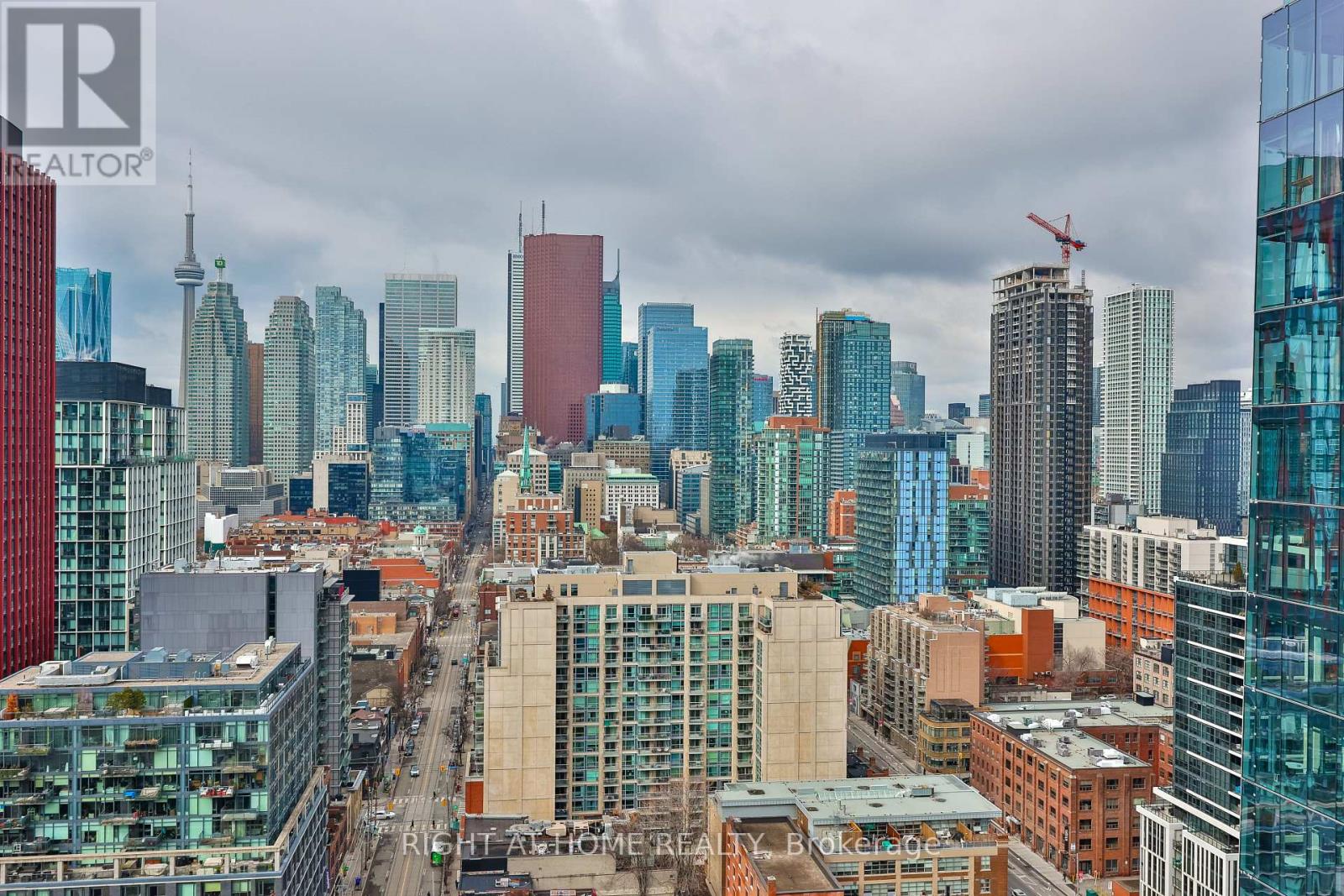 2404 - 284 King Street, Toronto (Moss Park), Ontario  M5A 1K4 - Photo 28 - C12932284