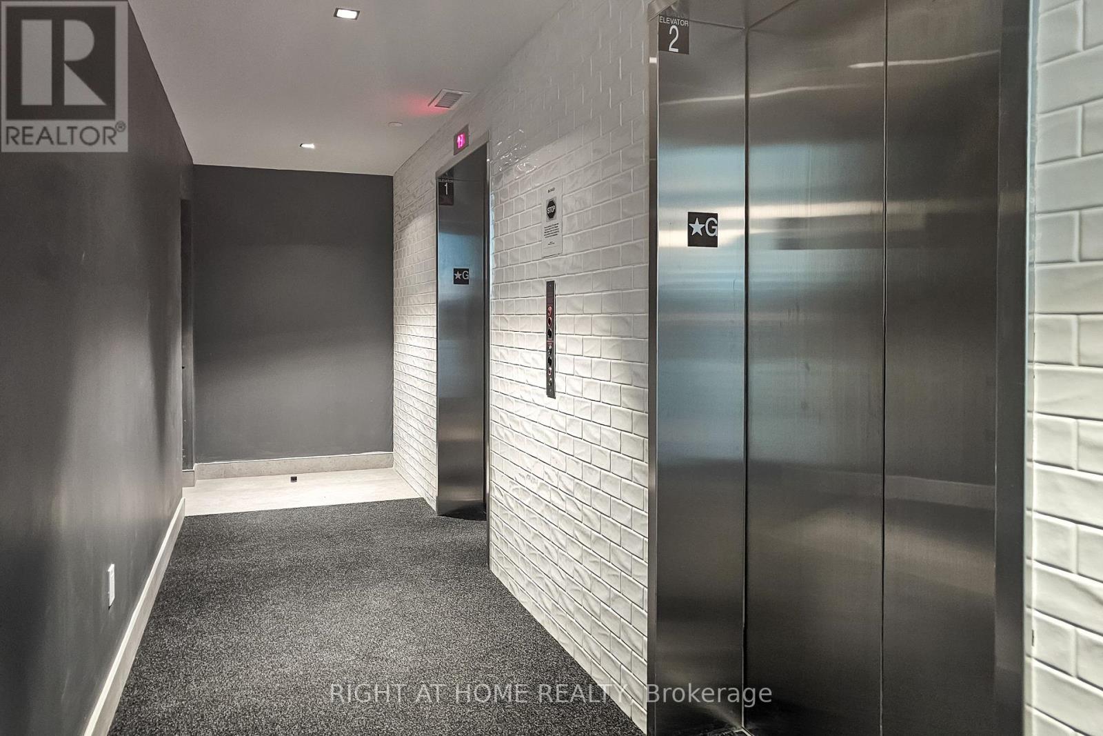 2404 - 284 King Street, Toronto (Moss Park), Ontario  M5A 1K4 - Photo 31 - C12932284