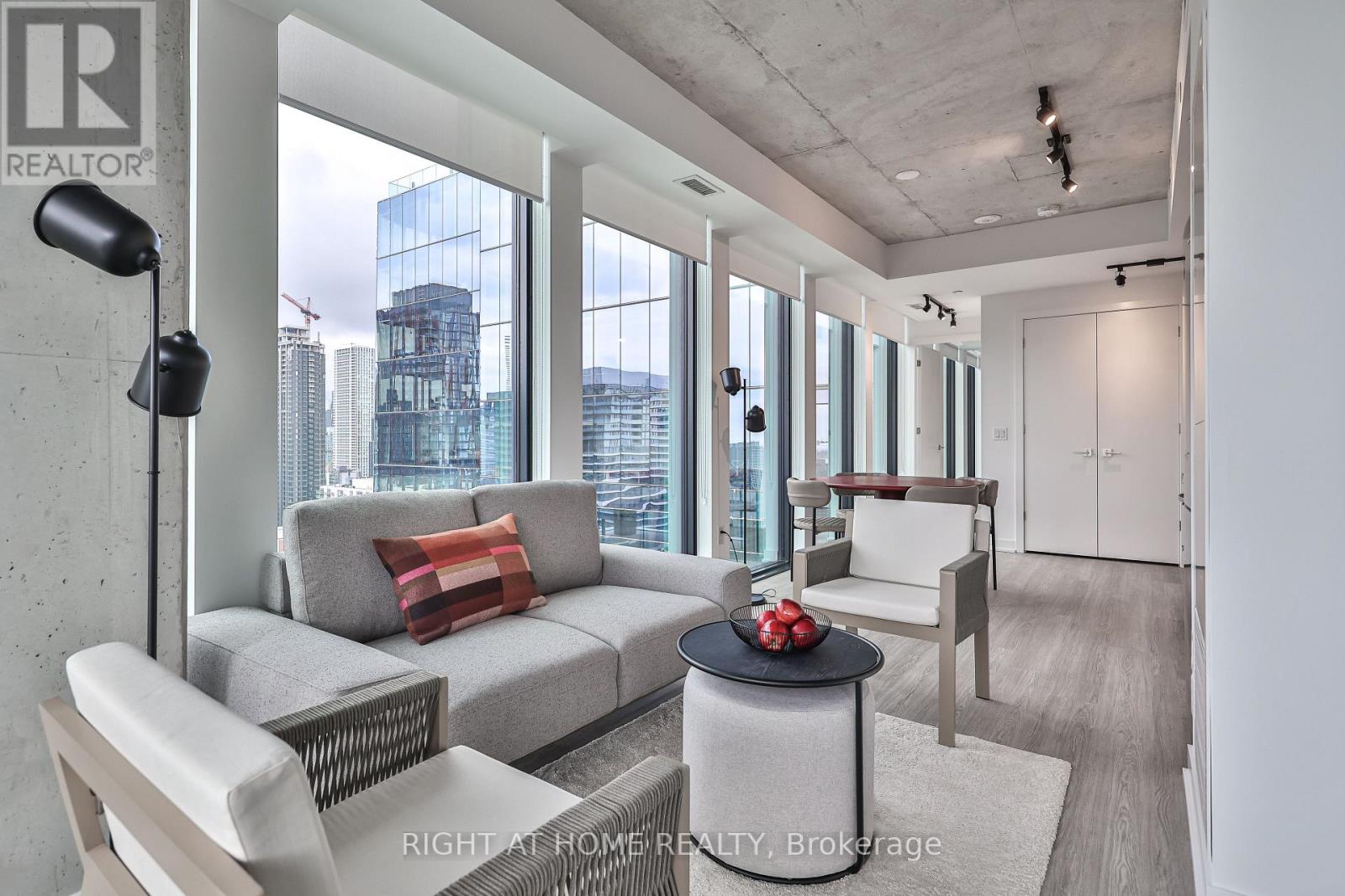 2404 - 284 King Street, Toronto (Moss Park), Ontario  M5A 1K4 - Photo 8 - C12932284