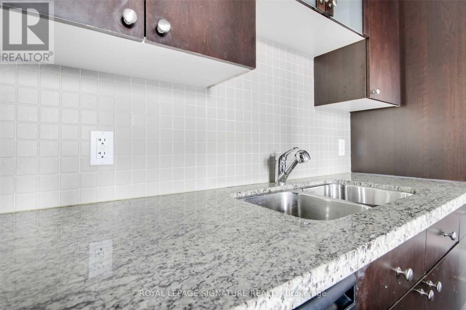 421 - 1 Shaw Street, Toronto, Ontario  M6K 0A1 - Photo 11 - C12932314