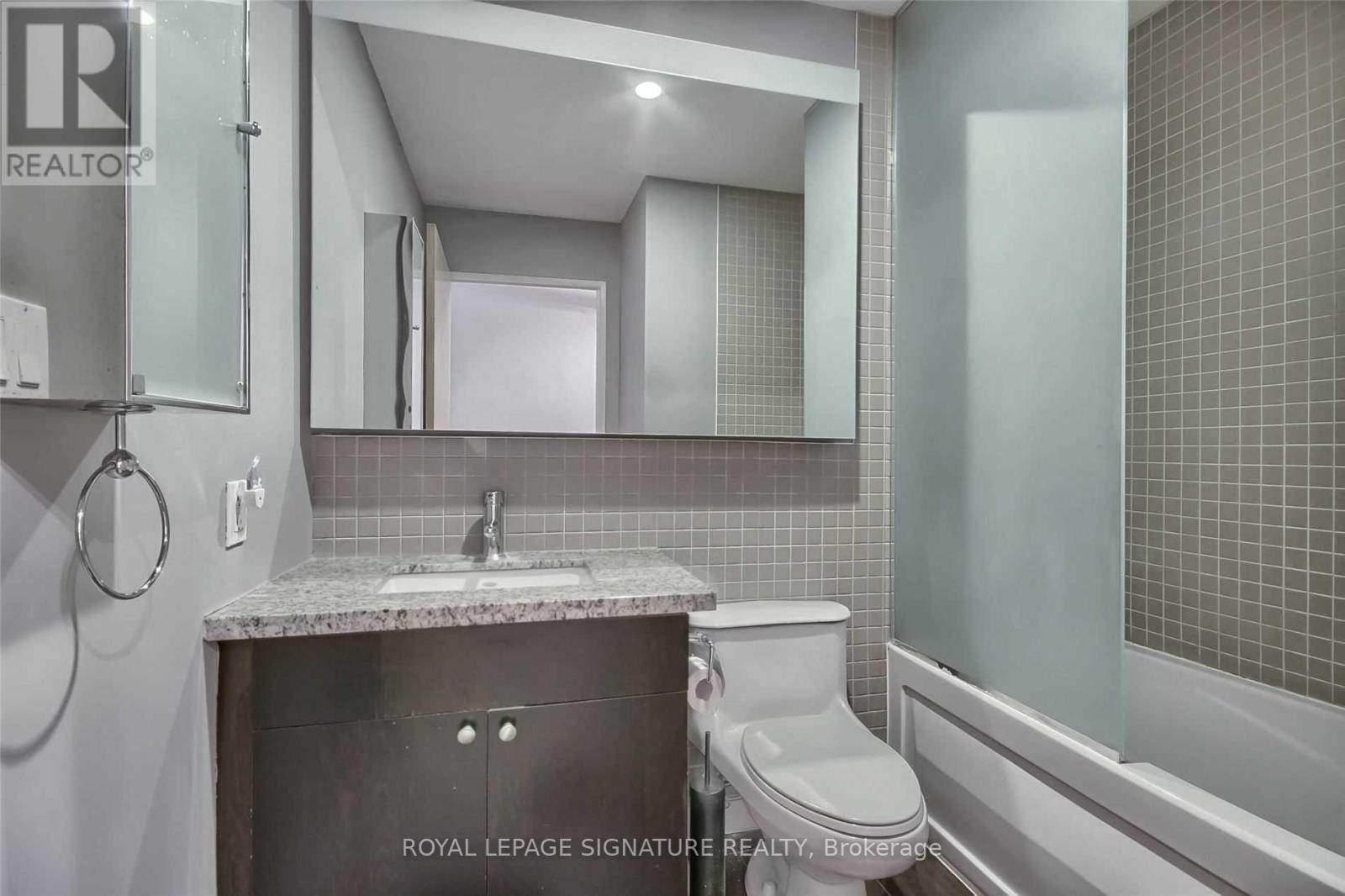 421 - 1 Shaw Street, Toronto, Ontario  M6K 0A1 - Photo 23 - C12932314