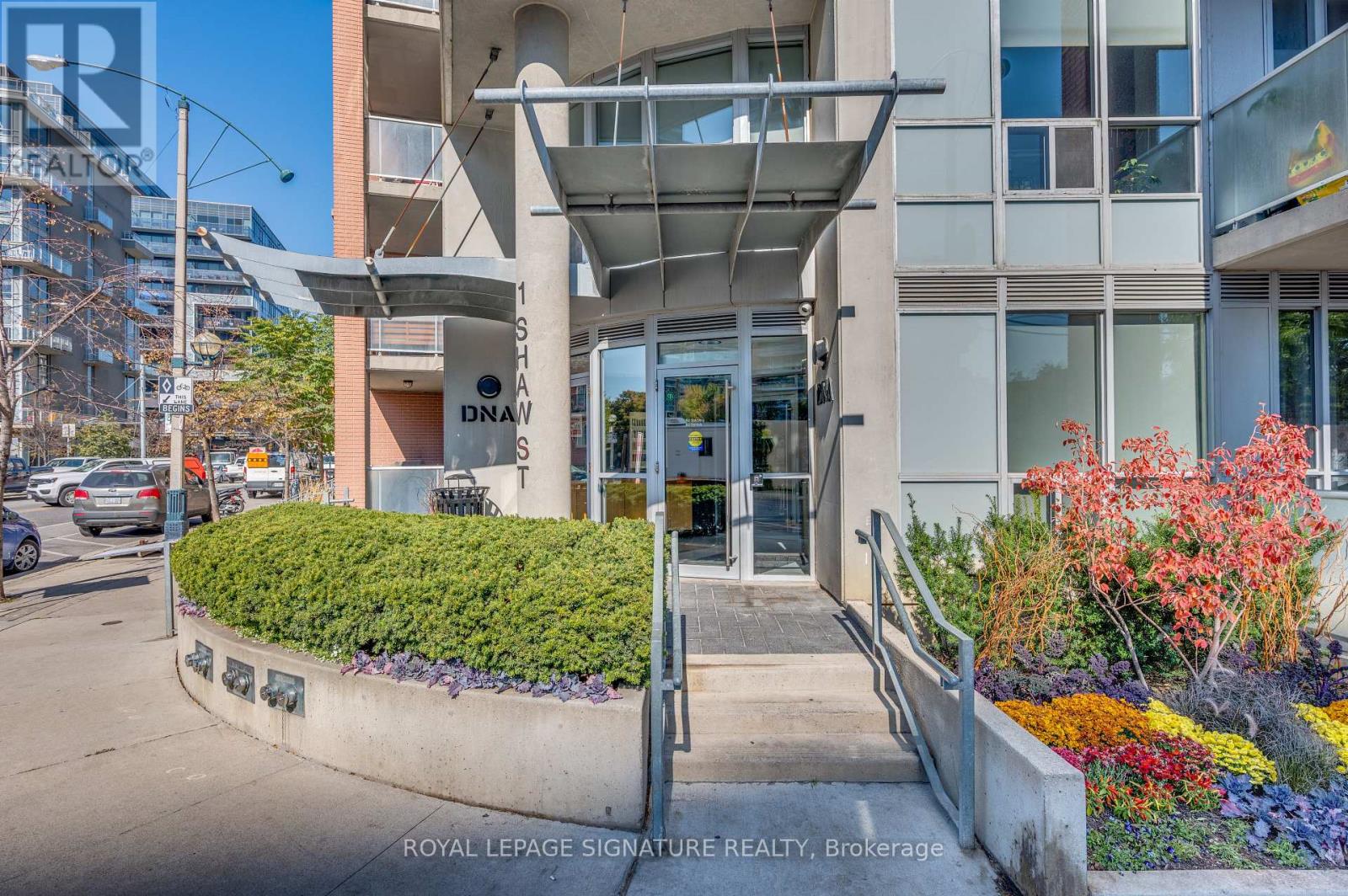 421 - 1 Shaw Street, Toronto, Ontario  M6K 0A1 - Photo 4 - C12932314