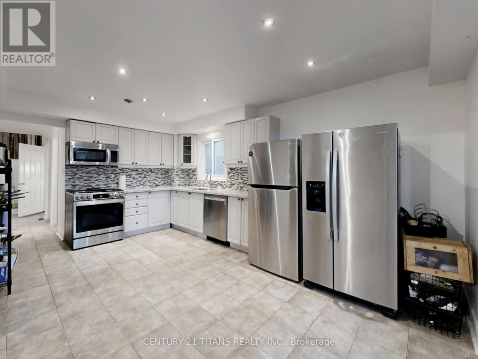 1640 Tawnberry Street, Pickering, Ontario  L1X 2C2 - Photo 10 - E12932310