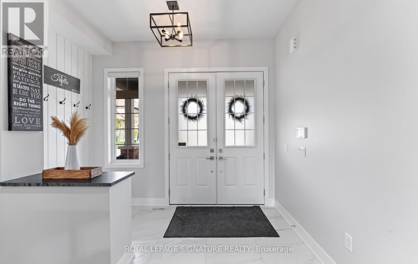 29 Sikura Circle, Aurora, Ontario  L4G 3Y8 - Photo 3 - N12786198