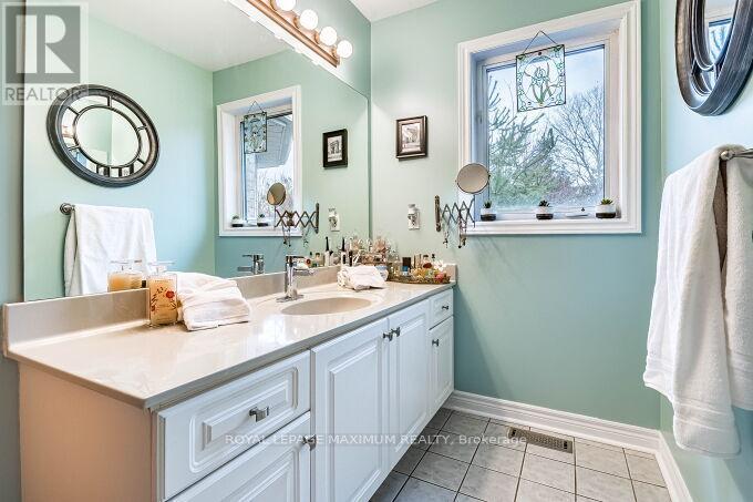 50 Panorama Crescent, Vaughan, Ontario  L4H 1J9 - Photo 17 - N12917024