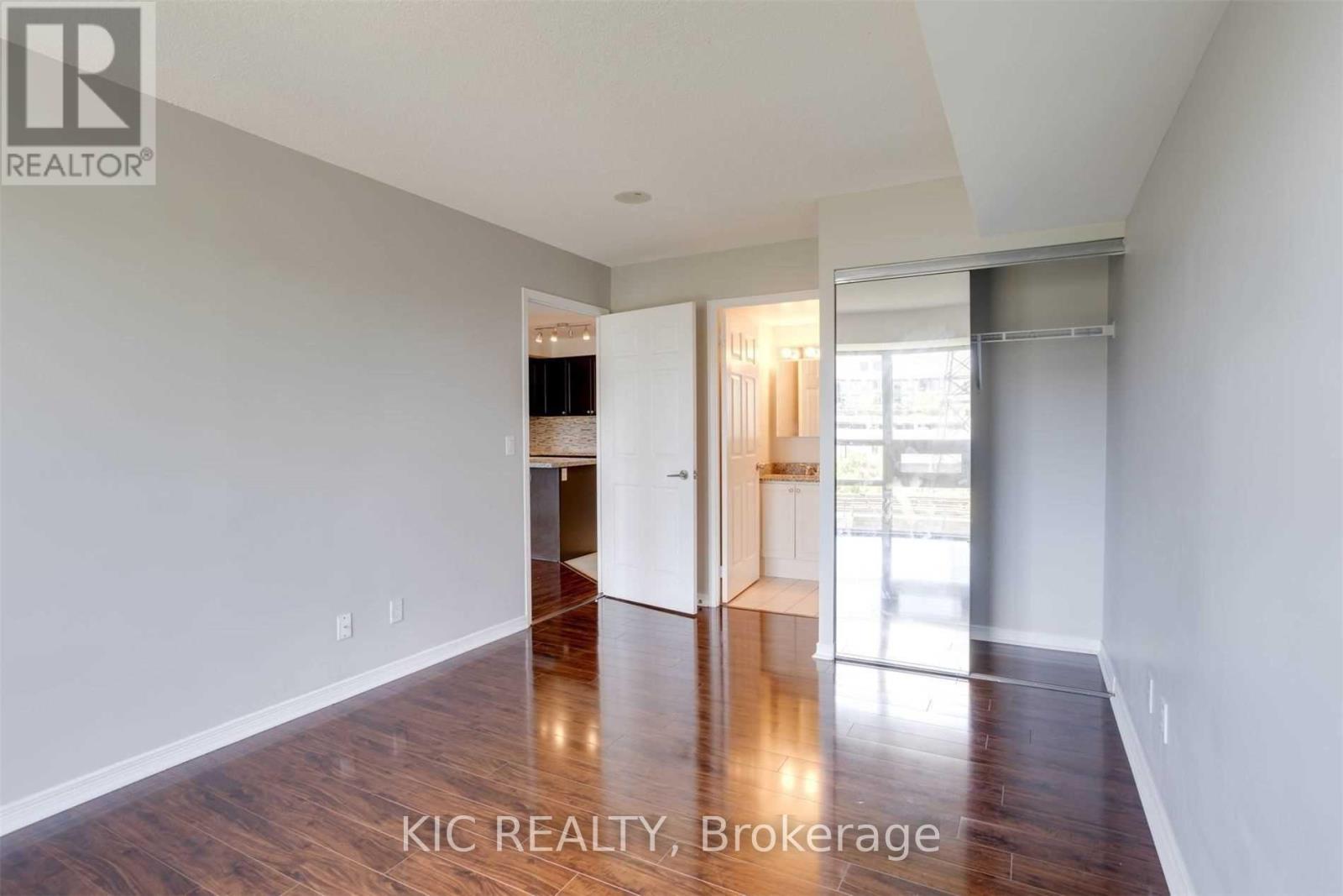 207 - 3 Michael Power Place, Toronto, Ontario  M9A 0A2 - Photo 9 - W12897556