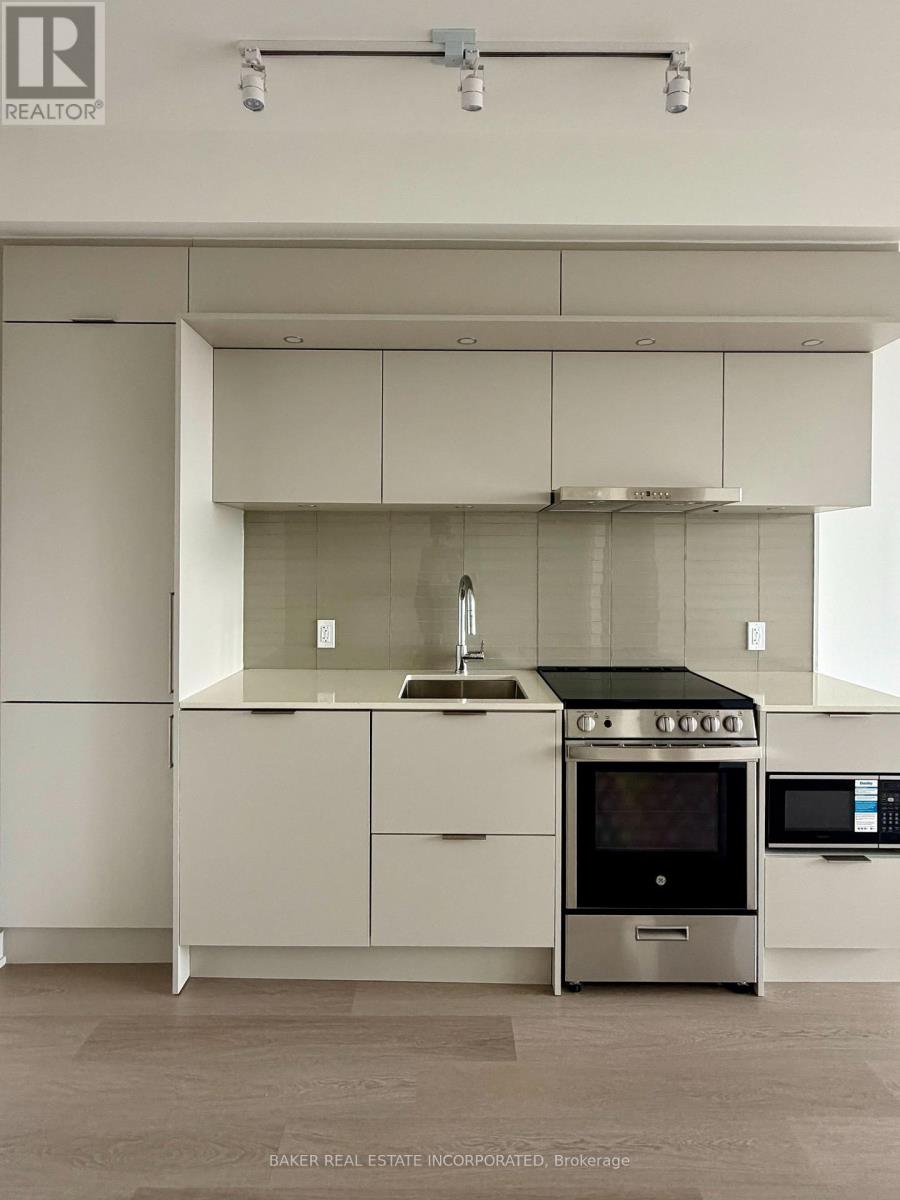 2410 - 448 Burnhamthorpe Road W, Mississauga, Ontario  L5B 4M6 - Photo 5 - W12931880