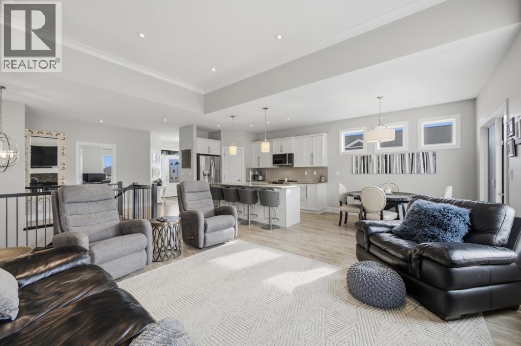 2 Vernon Close, Red Deer, Alberta  T4R 0N3 - Photo 8 - A2294024