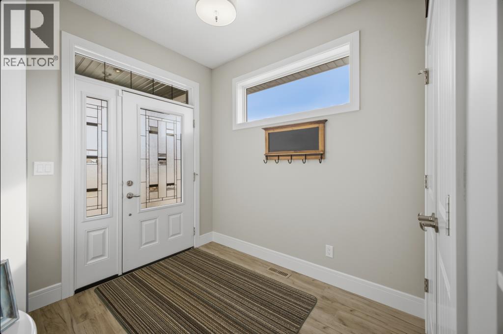 2 Vernon Close, Red Deer, Alberta  T4R 0N3 - Photo 2 - A2294024