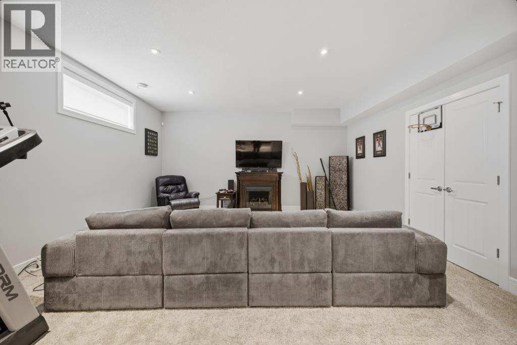 2 Vernon Close, Red Deer, Alberta  T4R 0N3 - Photo 29 - A2294024