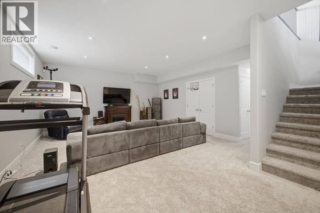 2 Vernon Close, Red Deer, Alberta  T4R 0N3 - Photo 28 - A2294024