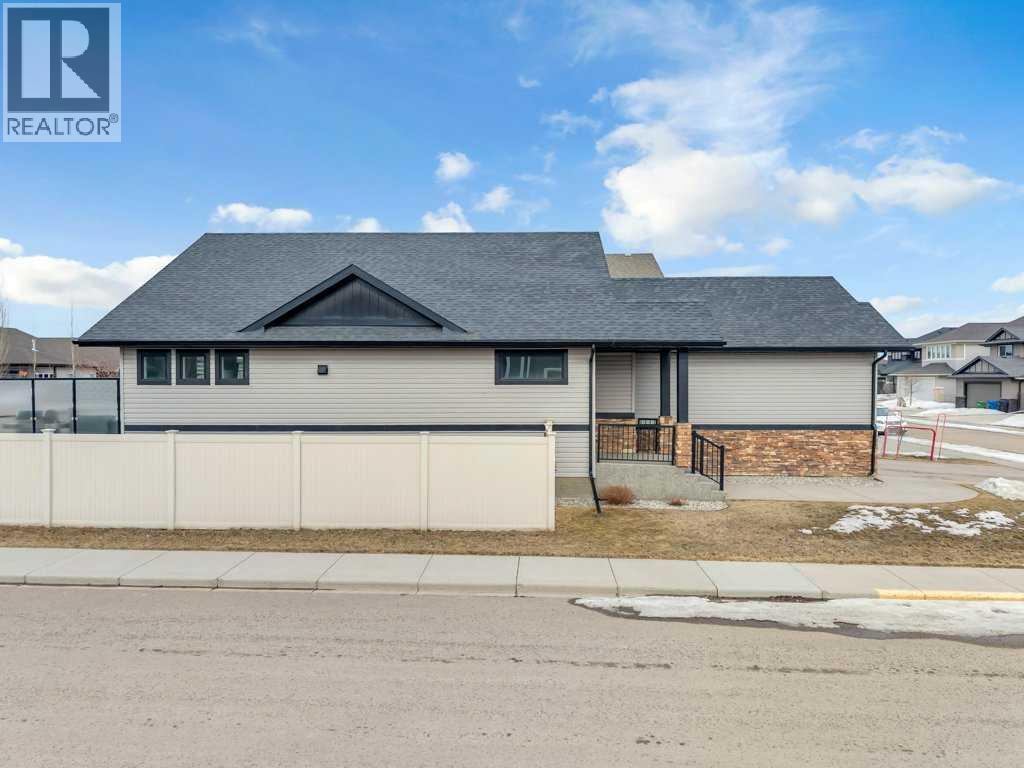2 Vernon Close, Red Deer, Alberta  T4R 0N3 - Photo 44 - A2294024