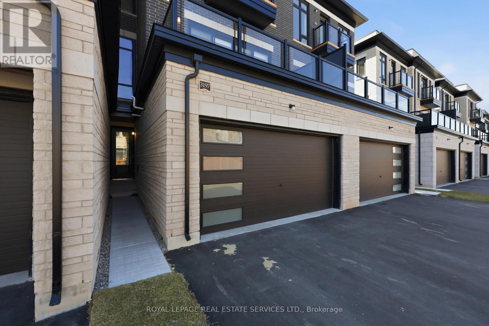 Unit 2 - 3197 Sixth Line, Oakville, Ontario  L6H 0V8 - Photo 1 - W12932294