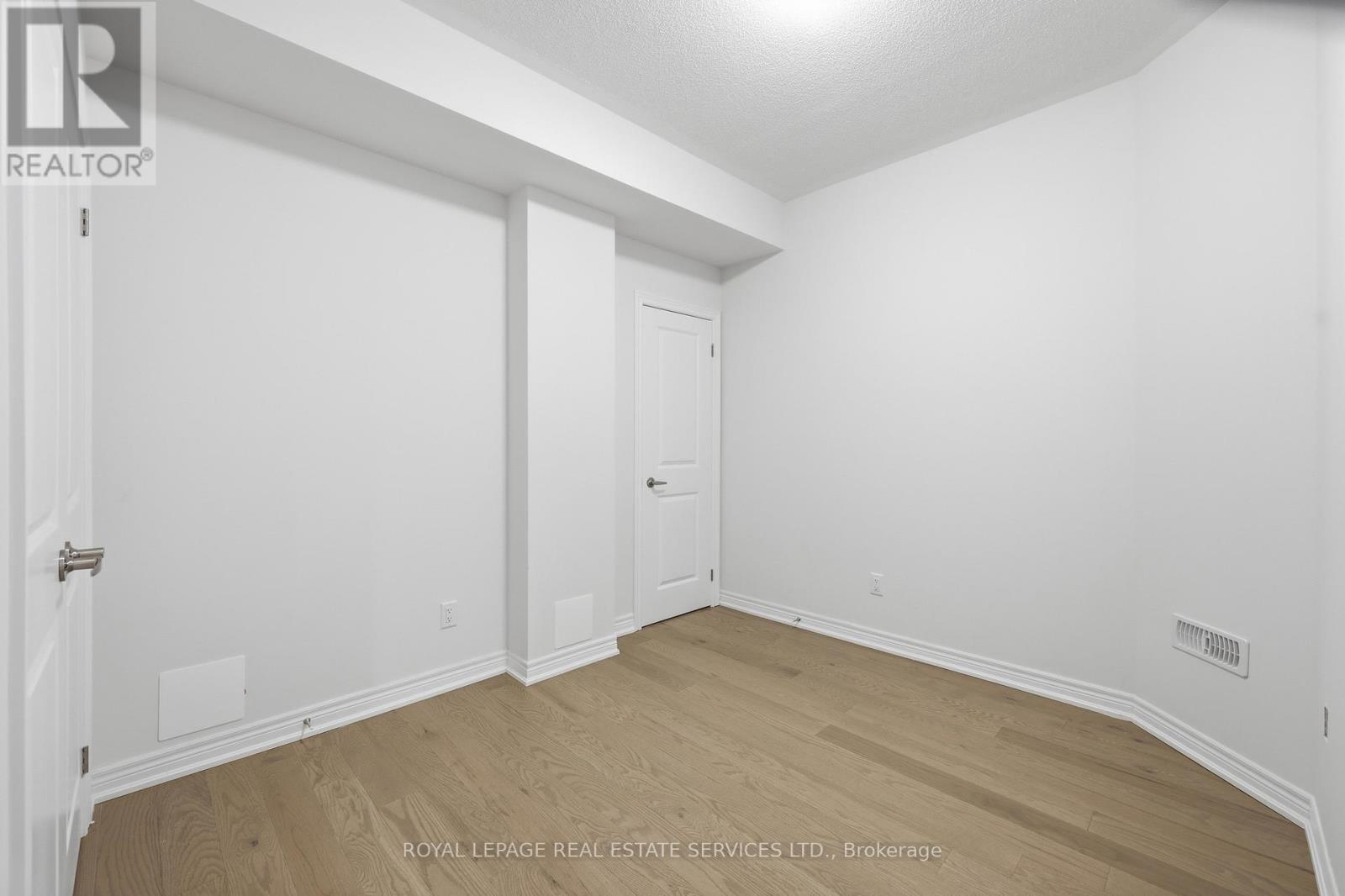 Unit 2 - 3197 Sixth Line, Oakville, Ontario  L6H 0V8 - Photo 9 - W12932294