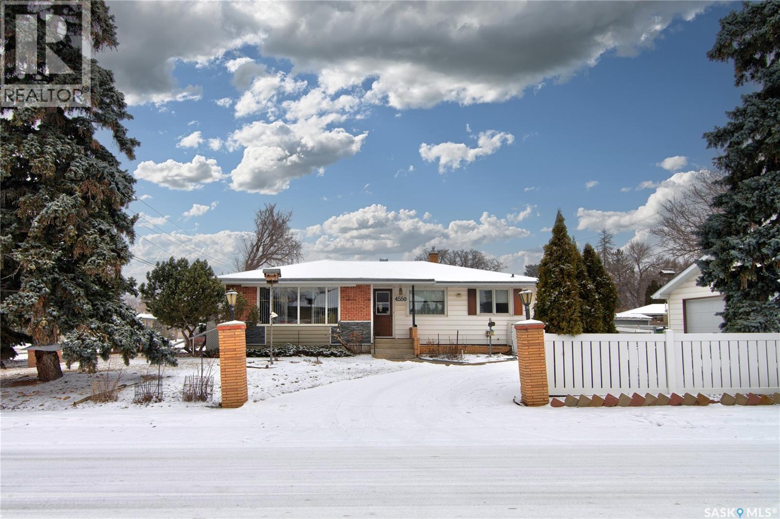 4550 2nd AVENUE, regina, Saskatchewan