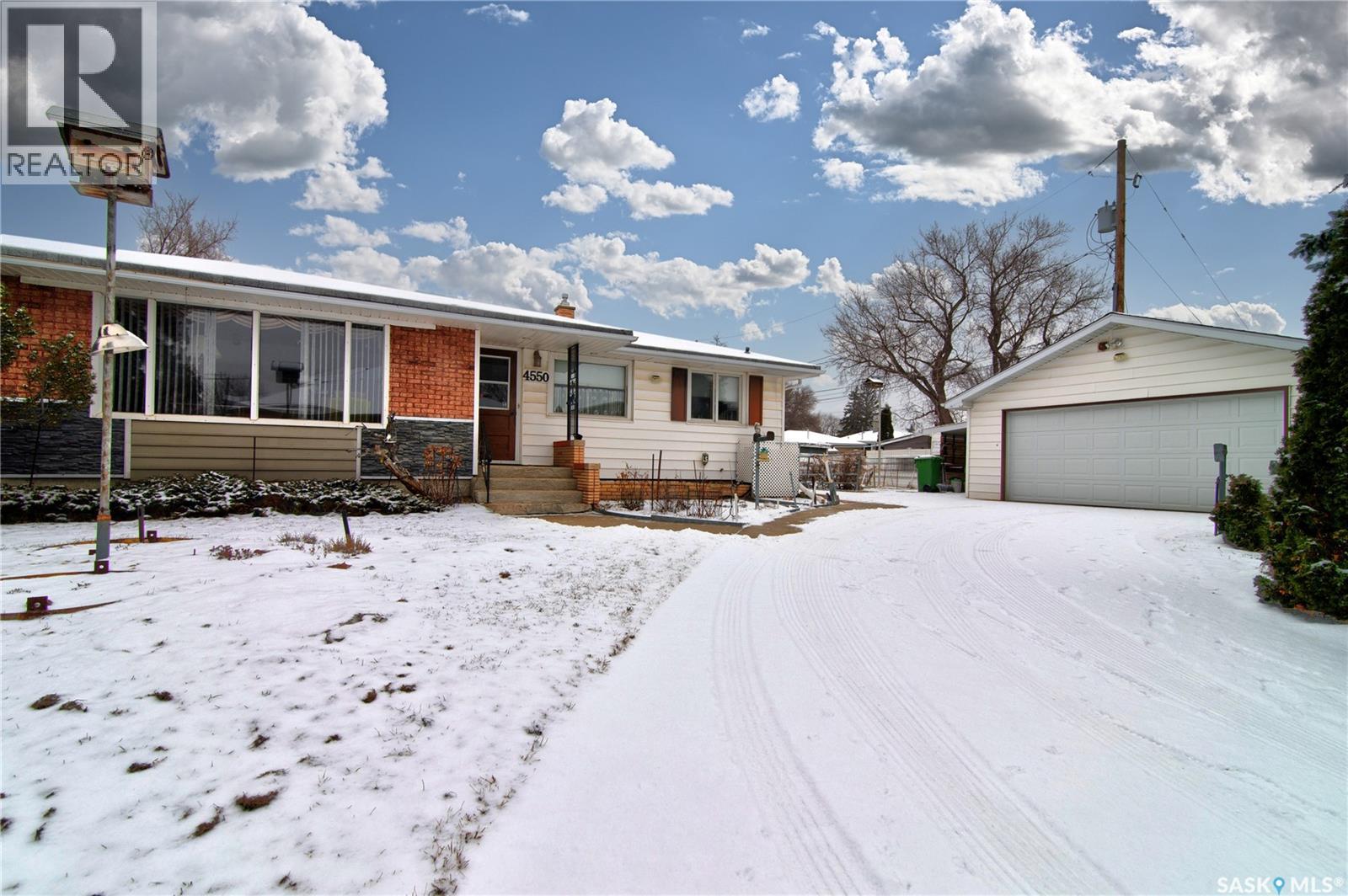 4550 2nd Avenue, Regina, Saskatchewan  S4T 0B5 - Photo 2 - SK031518