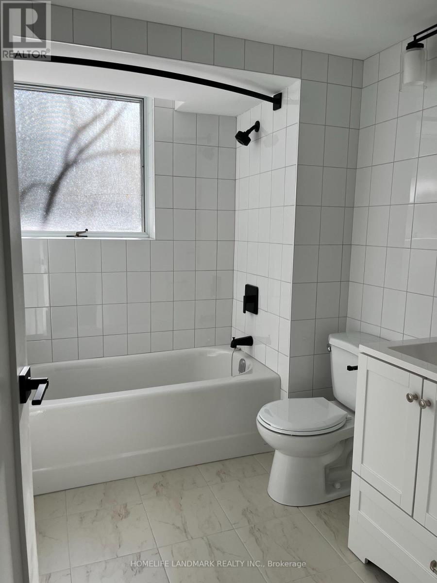 284 Woodland Drive, Oakville, Ontario  L6J 4W5 - Photo 12 - W12786588