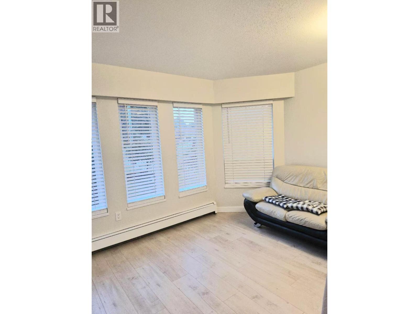 3850 Fir St, Burnaby, British Columbia  V5G 2A7 - Photo 4 - R3104505