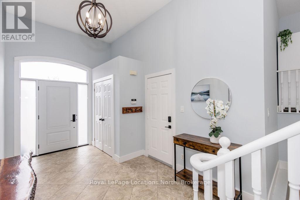 424 Ramblewood Drive, Wasaga Beach, Ontario  L9Z 1P3 - Photo 3 - S12932338