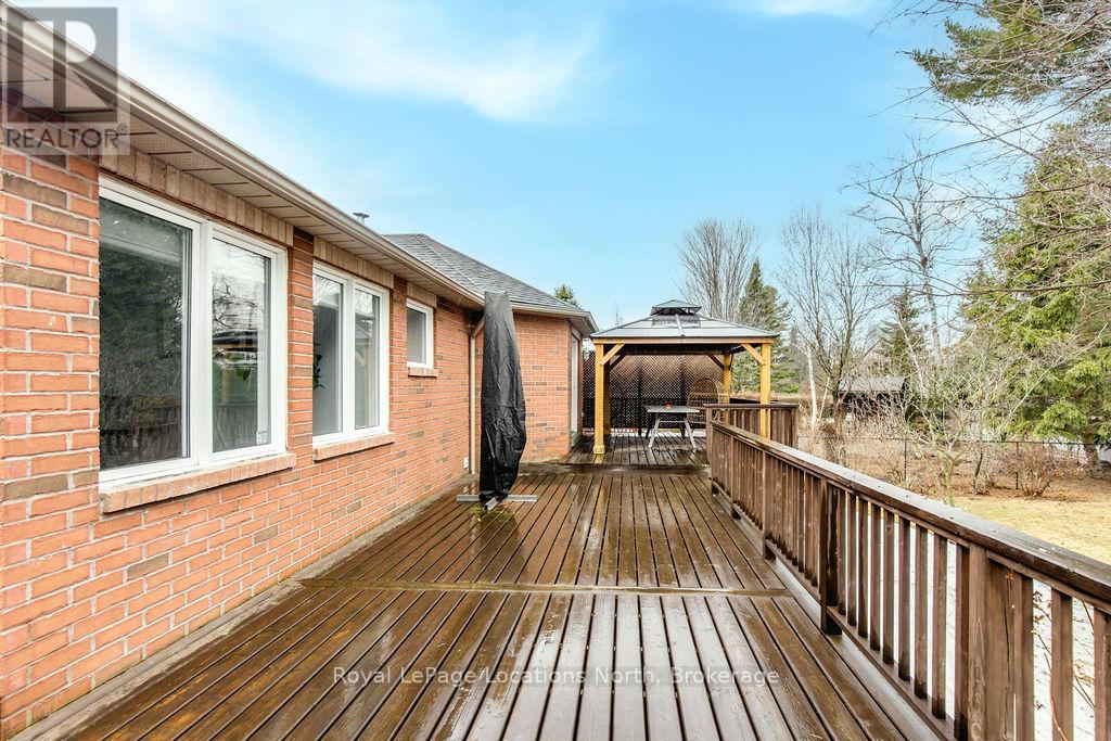 424 Ramblewood Drive, Wasaga Beach, Ontario  L9Z 1P3 - Photo 38 - S12932338