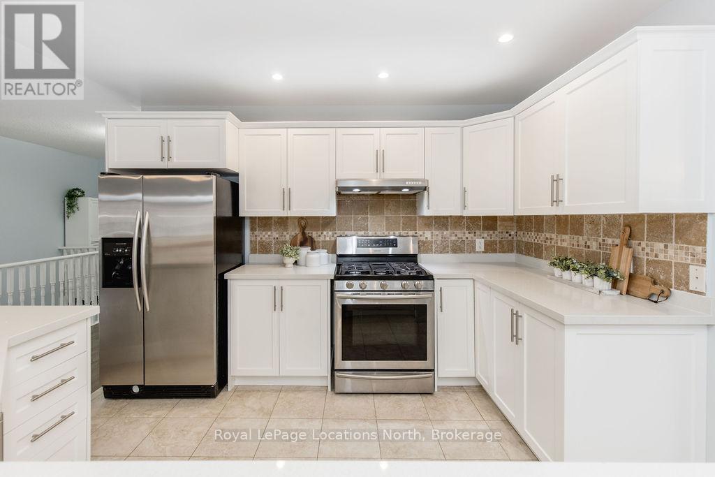 424 Ramblewood Drive, Wasaga Beach, Ontario  L9Z 1P3 - Photo 4 - S12932338