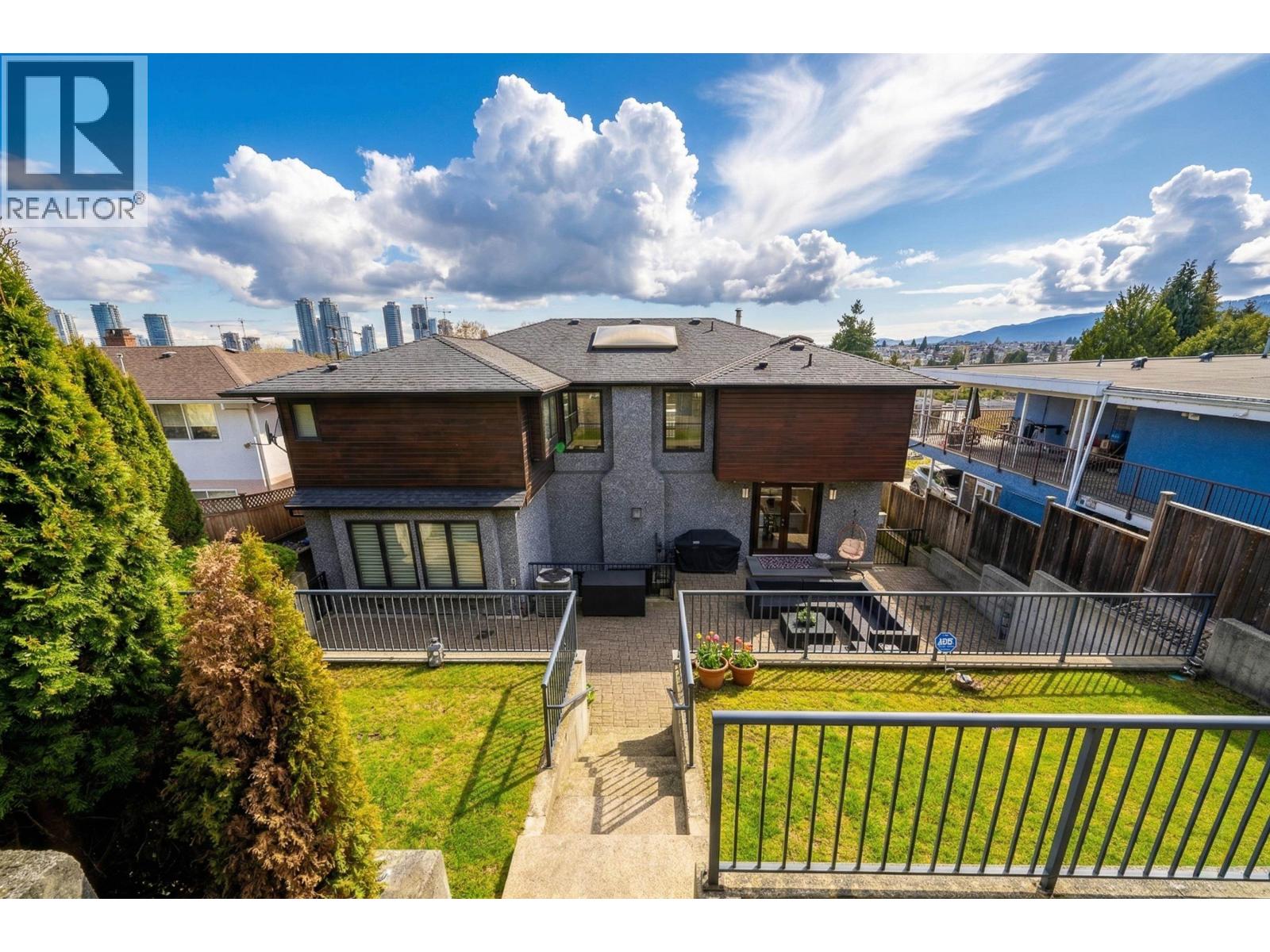 1068 Holdom Avenue, Burnaby, British Columbia  V5B 3V6 - Photo 32 - R3104267