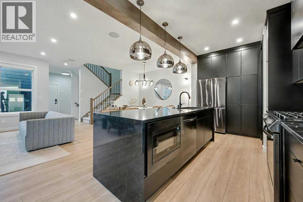 123 Treeline View Sw, Calgary, Alberta  T2Y 0V4 - Photo 3 - A2287262