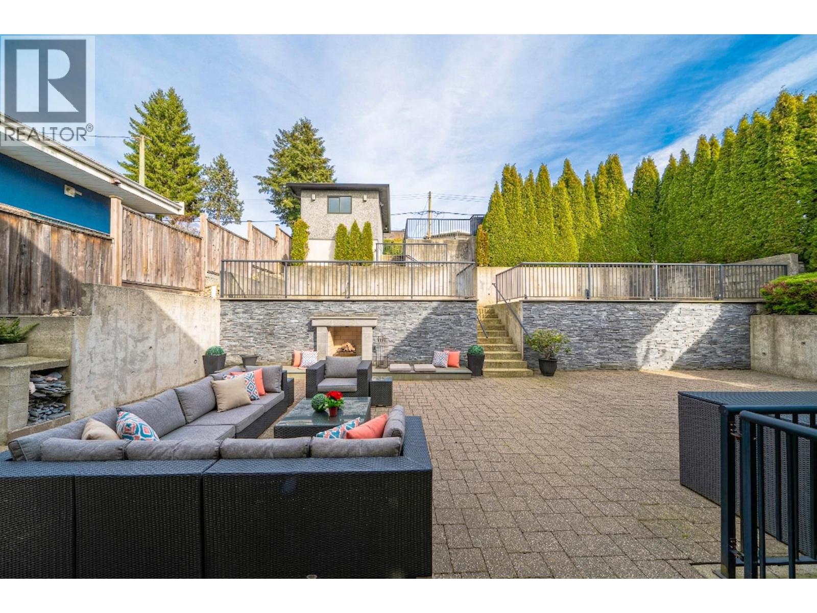 1068 Holdom Avenue, Burnaby, British Columbia  V5B 3V6 - Photo 33 - R3104267