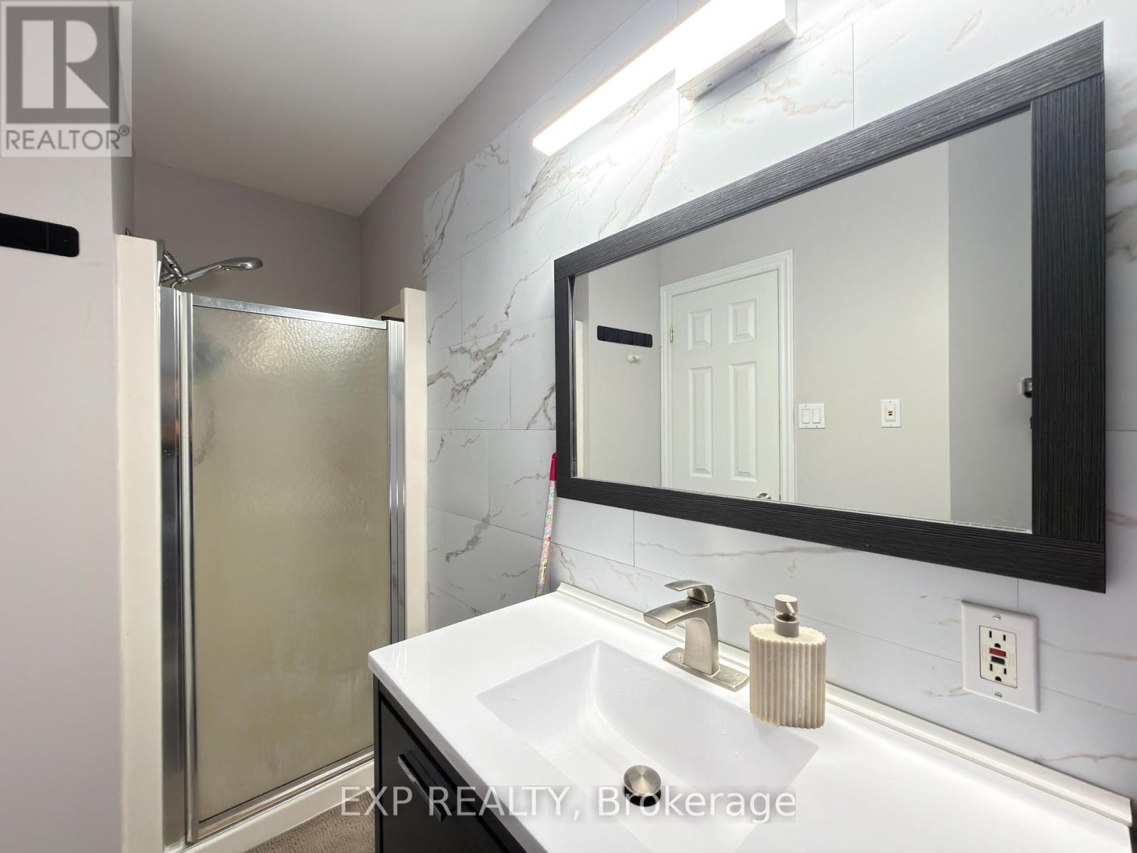 1360 Aspenridge Crescent, London East, Ontario  N5Y 5P1 - Photo 11 - X12932352