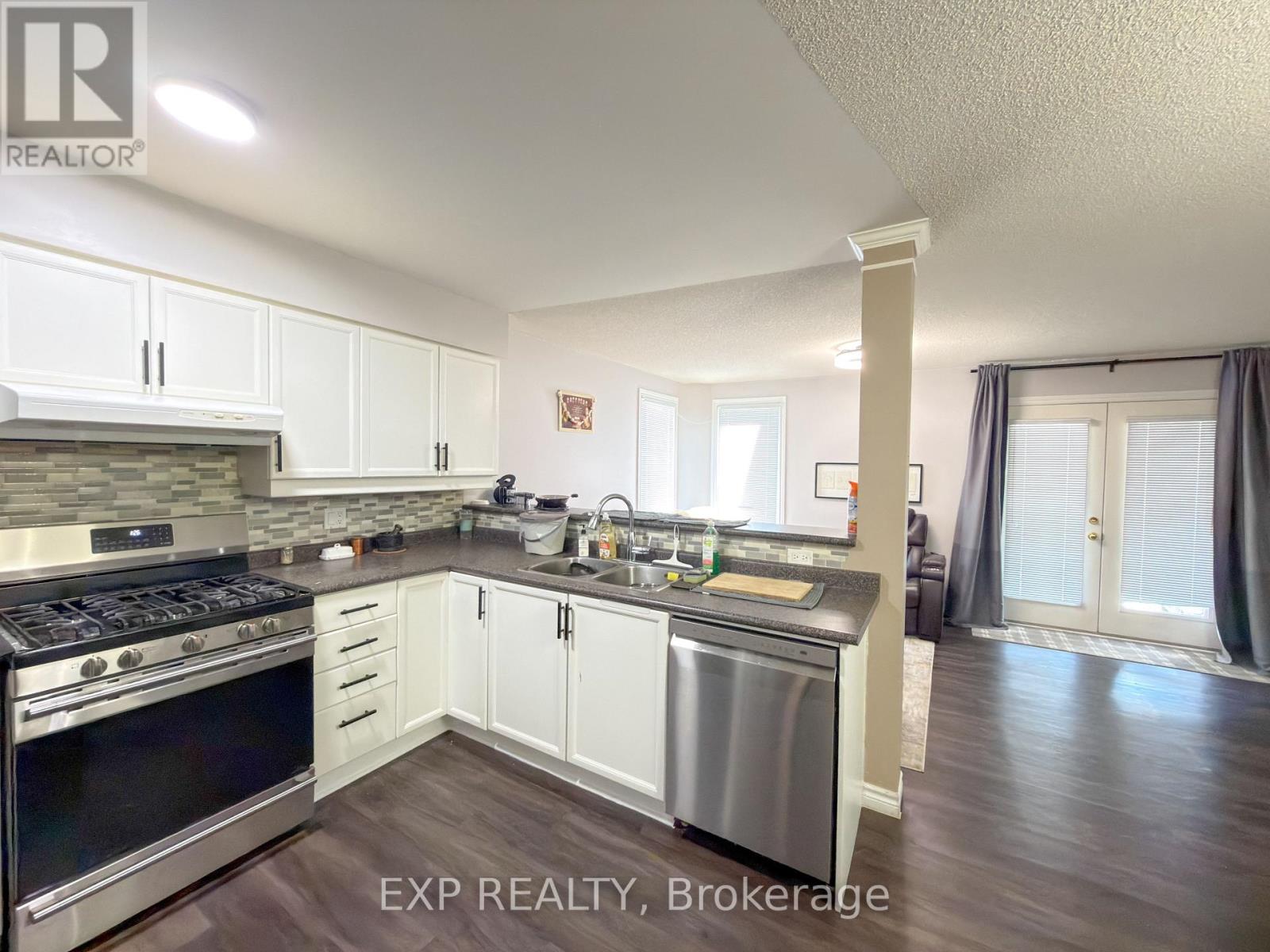 1360 Aspenridge Crescent, London East, Ontario  N5Y 5P1 - Photo 4 - X12932352