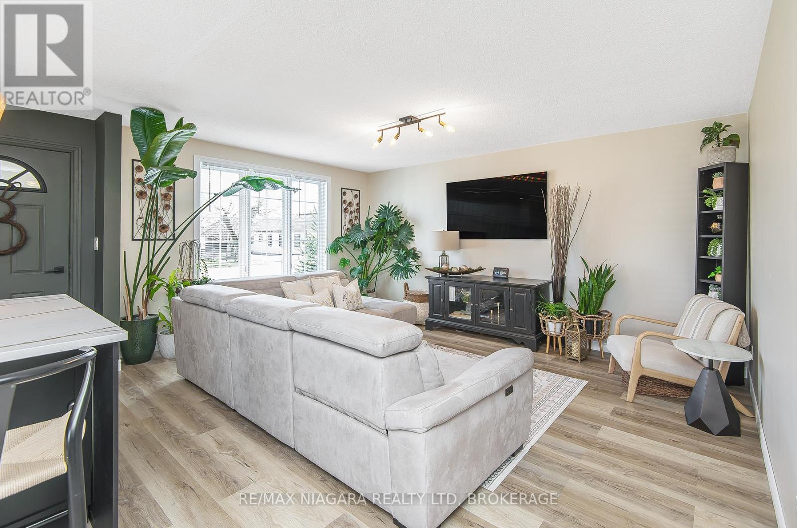 87 Knoll Street, Port Colborne, Ontario  L3K 5A7 - Photo 13 - X12932356