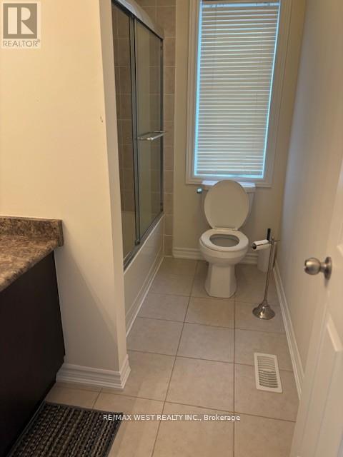 7 Village Gate Drive, Wasaga Beach, Ontario  L9Z 0G3 - Photo 11 - S12932360