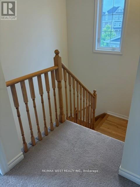 7 Village Gate Drive, Wasaga Beach, Ontario  L9Z 0G3 - Photo 5 - S12932360