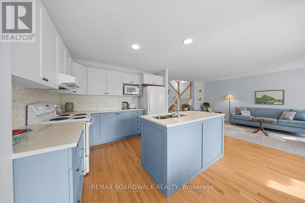 617 Capuchon Way, Ottawa, Ontario  K4A 0W2 - Photo 9 - X12928442