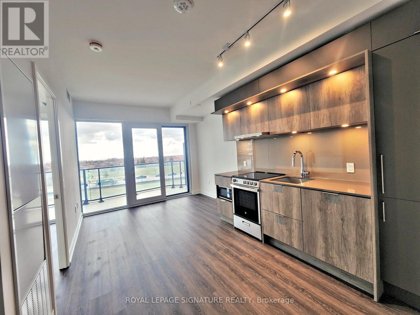 317 - 448 Burnhamthorpe Road, Mississauga (City Centre), Ontario  L5B 0R4 - Photo 10 - W12932336