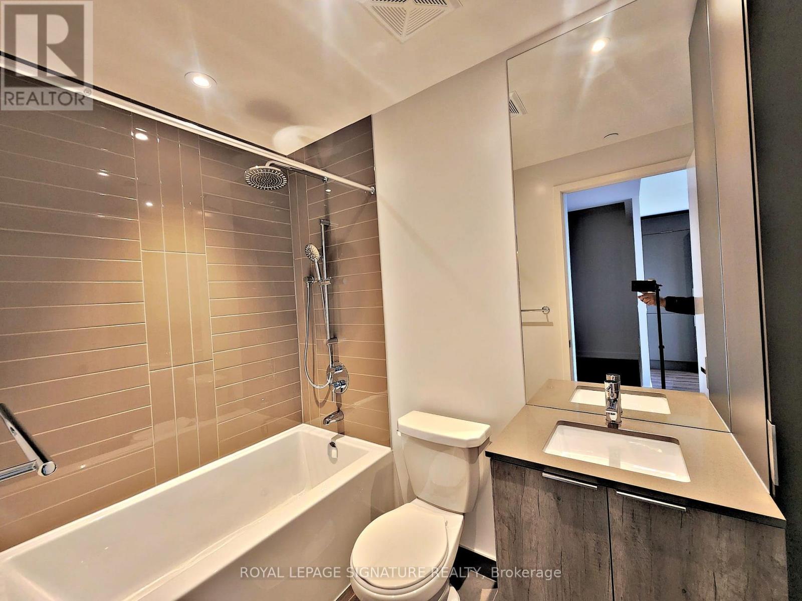 317 - 448 Burnhamthorpe Road, Mississauga (City Centre), Ontario  L5B 0R4 - Photo 15 - W12932336