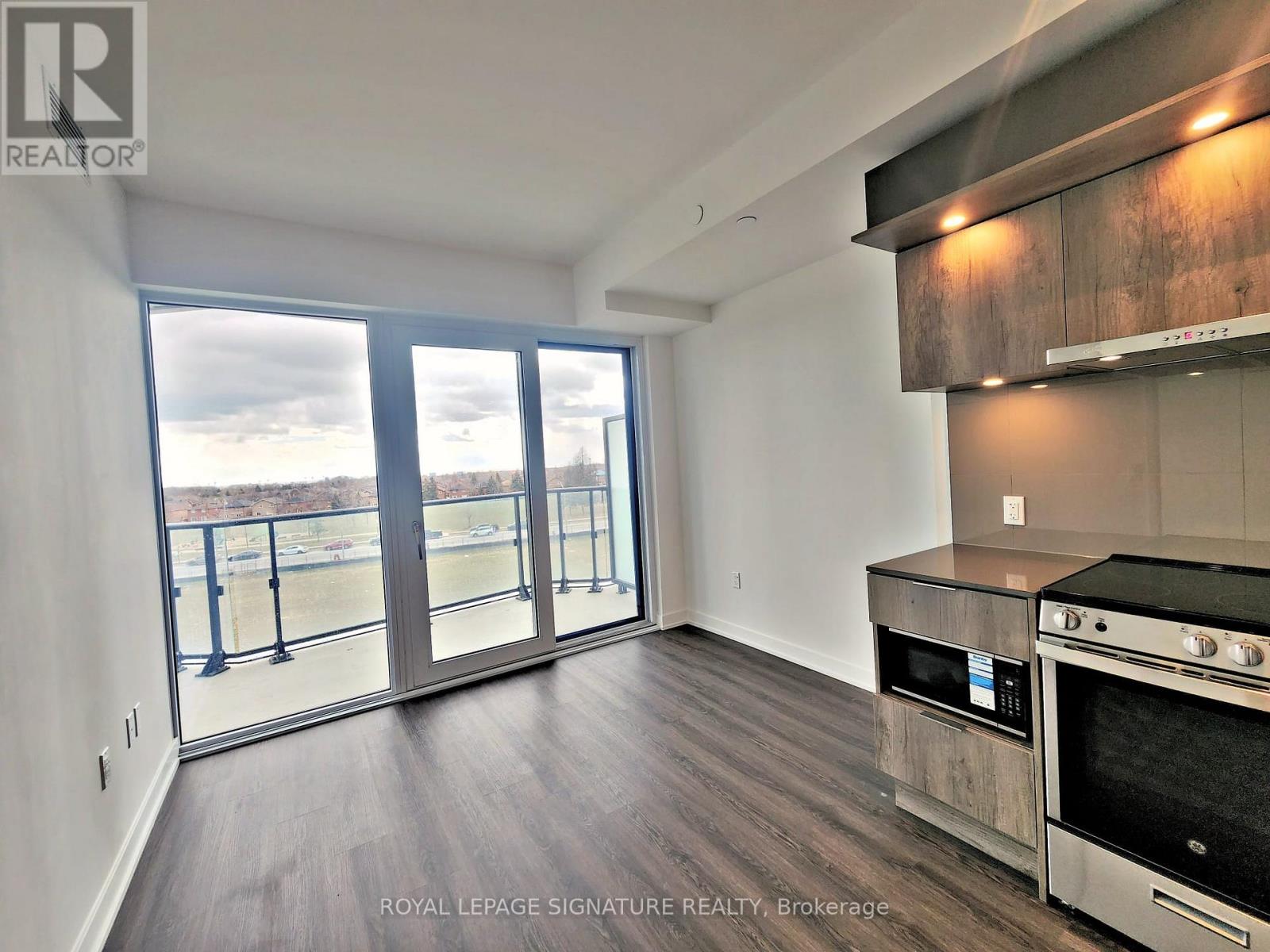 317 - 448 Burnhamthorpe Road, Mississauga (City Centre), Ontario  L5B 0R4 - Photo 8 - W12932336