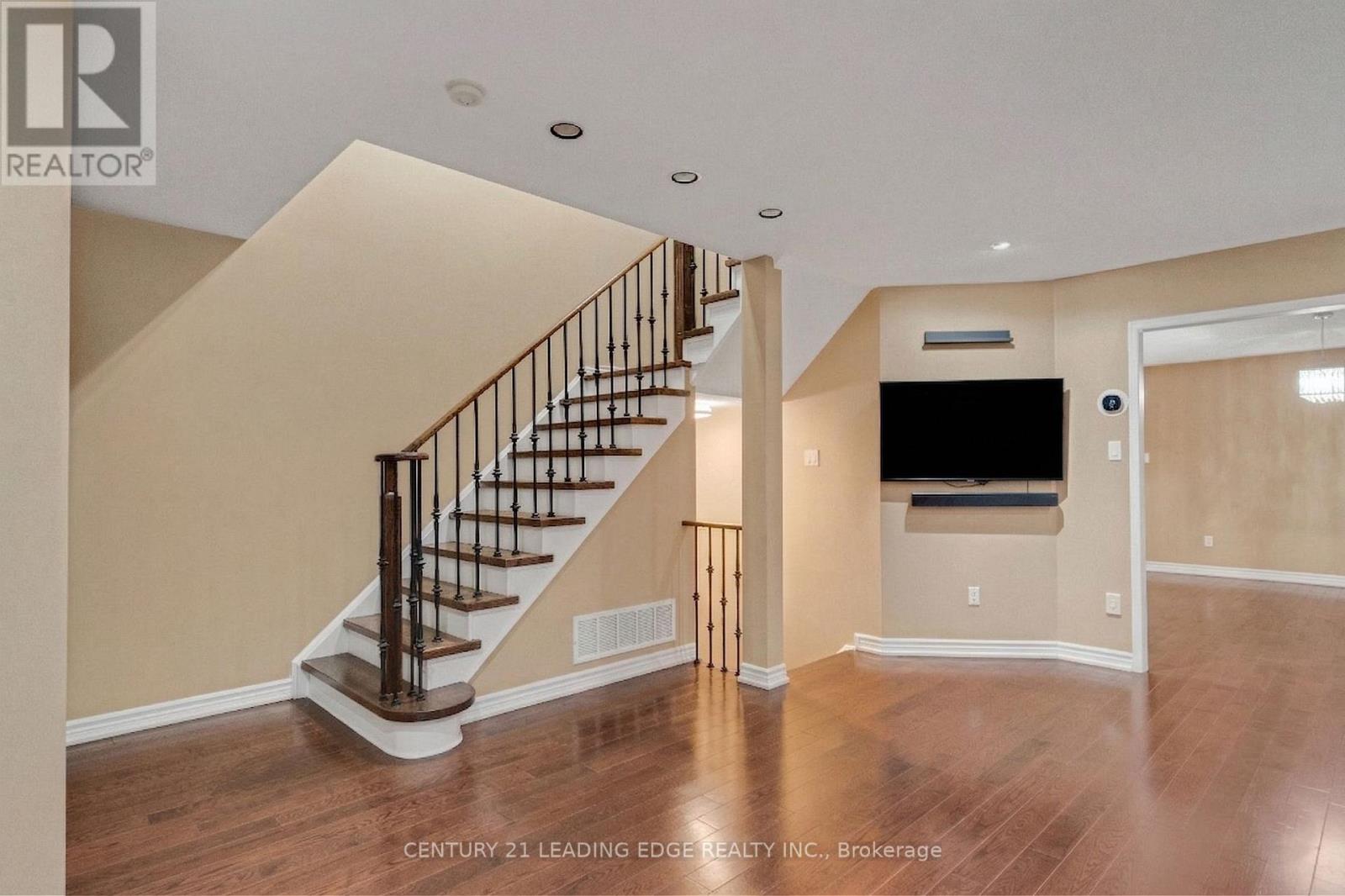 7166 Sandhurst Drive, Mississauga, Ontario  L5N 7H1 - Photo 12 - W12932354