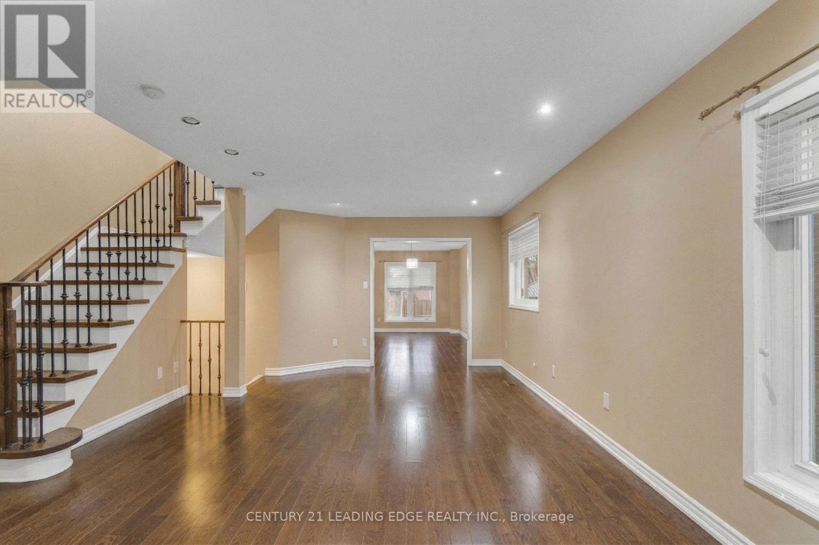 7166 Sandhurst Drive, Mississauga, Ontario  L5N 7H1 - Photo 9 - W12932354