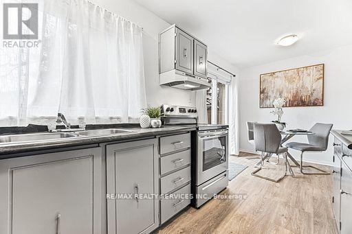 92 - 900 Central Park Drive, Brampton, Ontario  L6S 3J6 - Photo 7 - W12932368