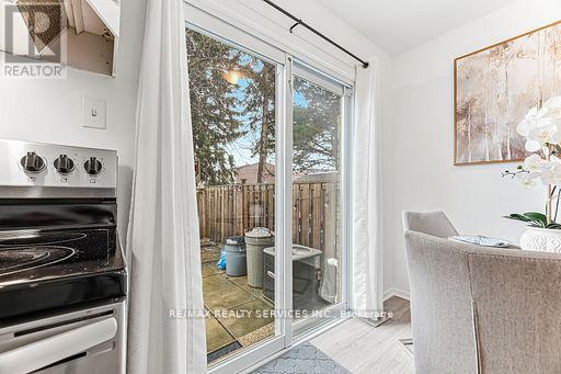 92 - 900 Central Park Drive, Brampton, Ontario  L6S 3J6 - Photo 8 - W12932368