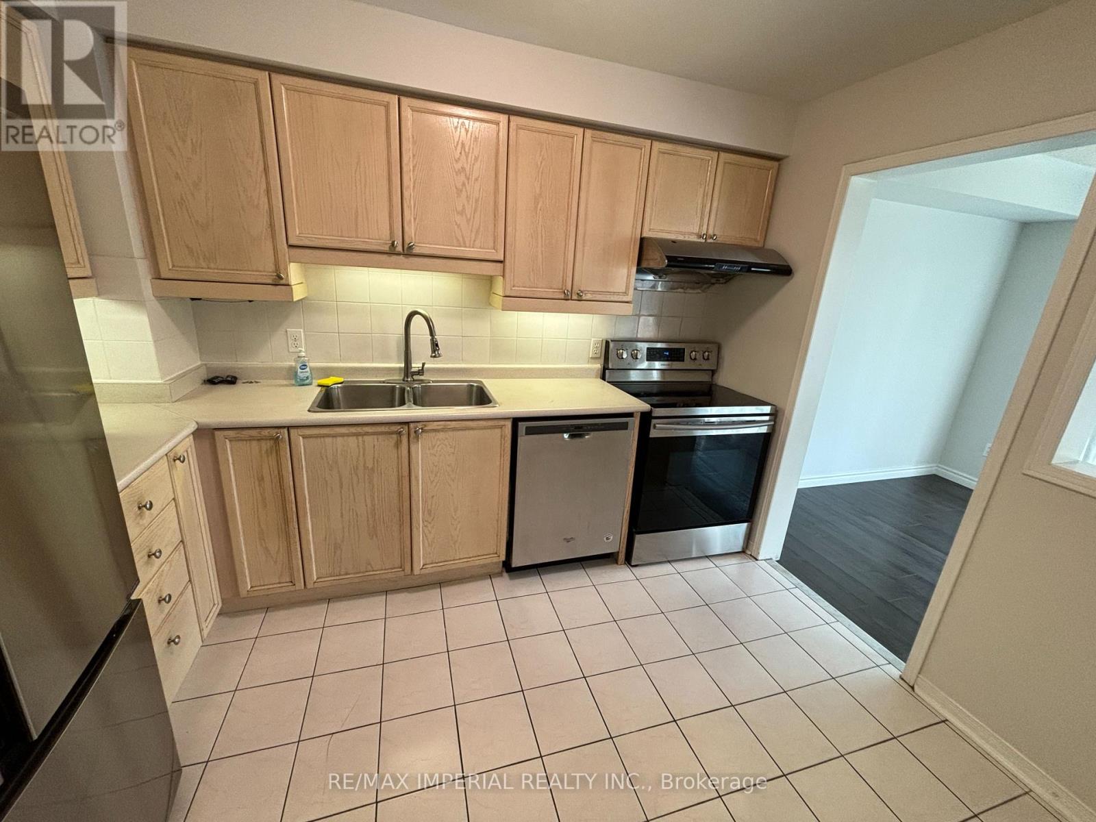 38a - 5205 Glen Erin Drive, Mississauga, Ontario  L5M 5N6 - Photo 5 - W12932376