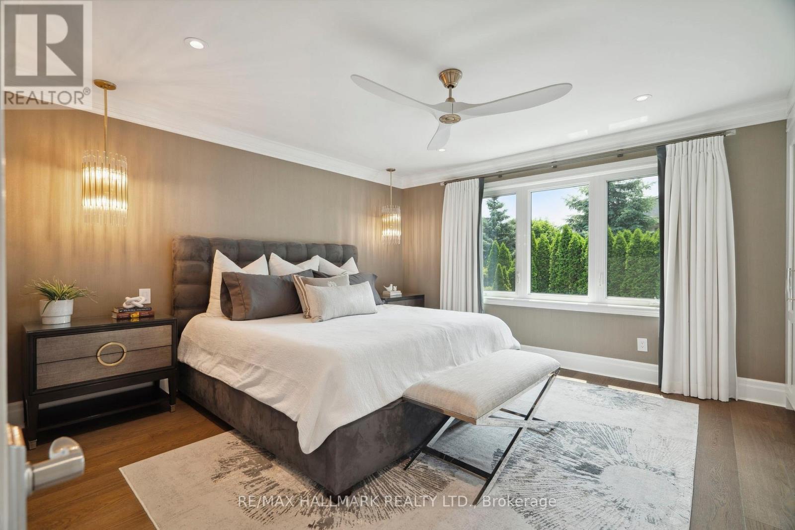 2092 Pinevalley Crescent, Oakville, Ontario  L6H 6L8 - Photo 13 - W12932380