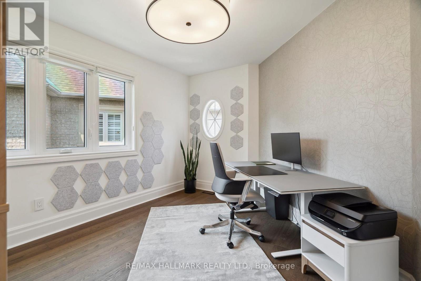 2092 Pinevalley Crescent, Oakville, Ontario  L6H 6L8 - Photo 22 - W12932380