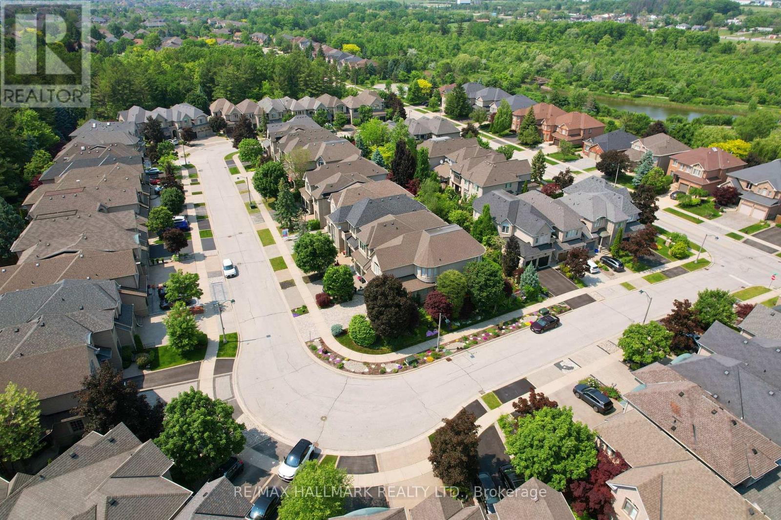 2092 Pinevalley Crescent, Oakville, Ontario  L6H 6L8 - Photo 37 - W12932380