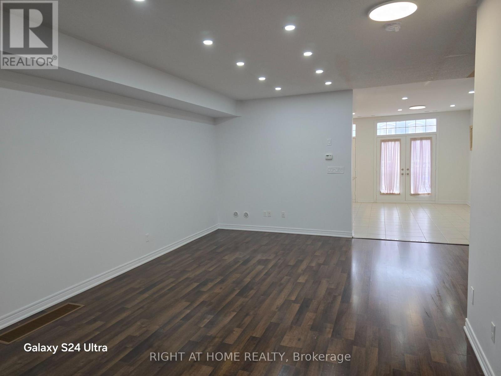 2 - 149 Inspire Blvd. Boulevard, Brampton (Sandringham-Wellington North), Ontario  L6R 3X9 - Photo 5 - W12932384