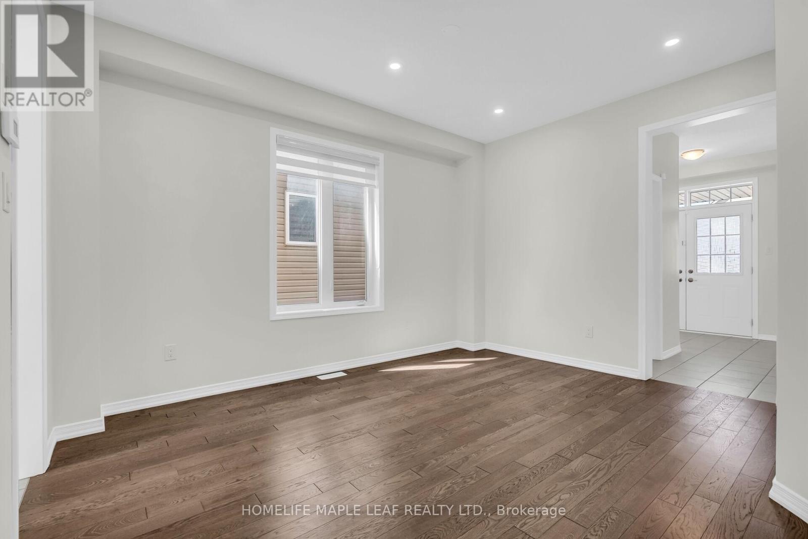 129 Longboat Run W, Brantford, Ontario  N3T 0R8 - Photo 6 - X12932370